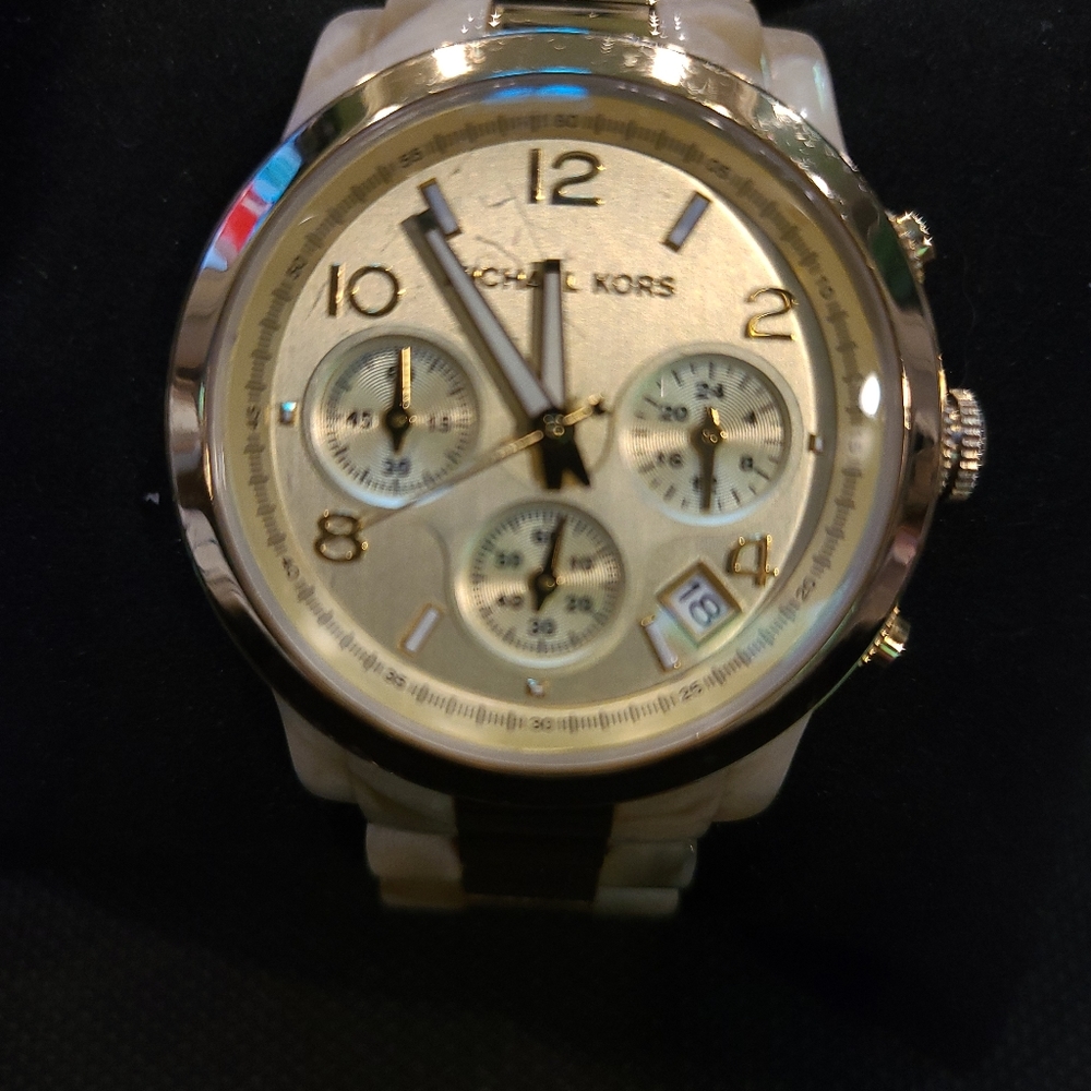 Vintage MK 5139 Calendar Ladies Watch